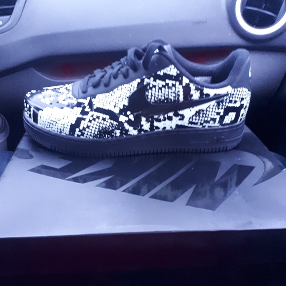 Men's size 10 AF1 foamposite pro cup rare ! - Picture 2 of 3